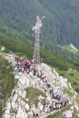 Tatry. W górach tłumy. Tworzą się korki pod szczytami