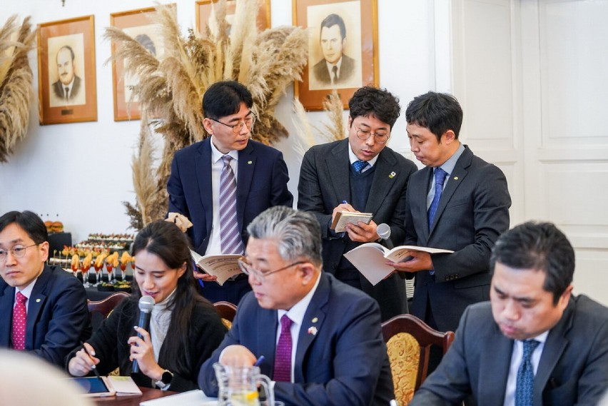 Spotkanie władz Konina z przedstawicielami Korei Południowej. „Dziś był pierwszy krok w komunikacji z miastem” w sprawie budowy elektrowni