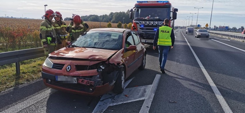 Gmina Łubowo. Wypadek dwóch aut na skrzyżowaniu w Woźnikach