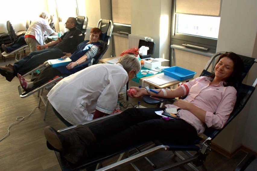 Klub Honorowych Dawców Krwi przy KWP w Bydgoszczy oddał krew dla WOŚP [ZDJĘCIA]