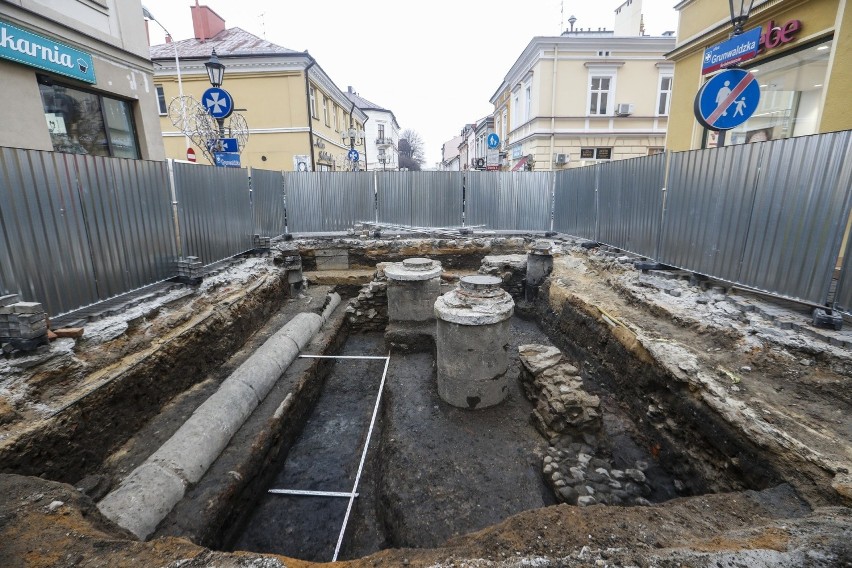 Ważne odkrycie na ul. Grunwaldzkiej w Rzeszowie. Archeolodzy natrafili na mury Bramy Sandomierskiej