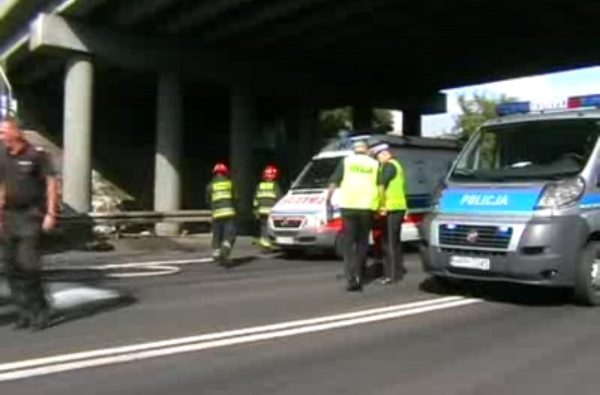 Tragiczny wypadek na DK88 w Zabrzu. Nie żyje jedna osoba. Droga jest zamknięta [WIDEO + ZDJĘCIA]