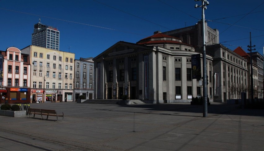 Pustki w Katowicach. Tak wyglądało w niedzielę centrum w czasie epidemii [ZDJĘCIA]