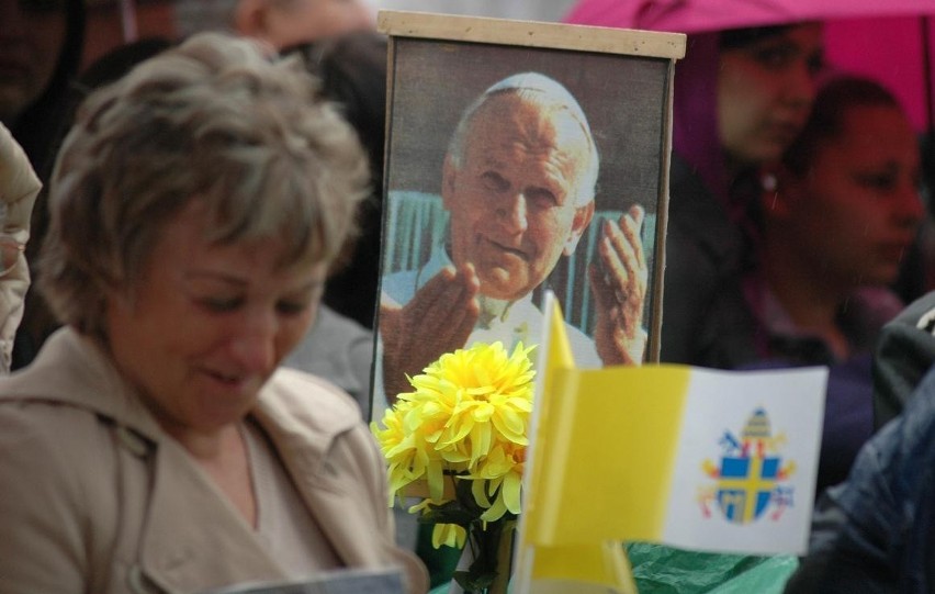 Beatyfikacja Jana Pawła II: wierni podziękowali za homilię w Łagiewnikach [ZDJĘCIA, VIDEO]