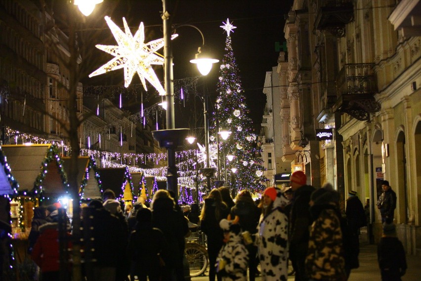 Jarmark świąteczny i iluminacja Piotrkowskiej