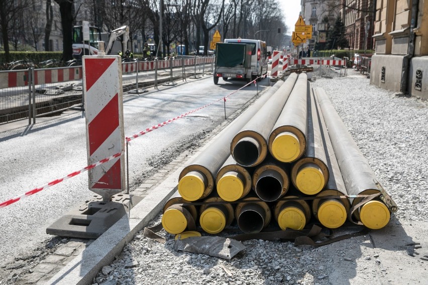 Kraków. Rozkopali ulicę Dietla. Zobacz, jak przebiegają prace [ZDJĘCIA]