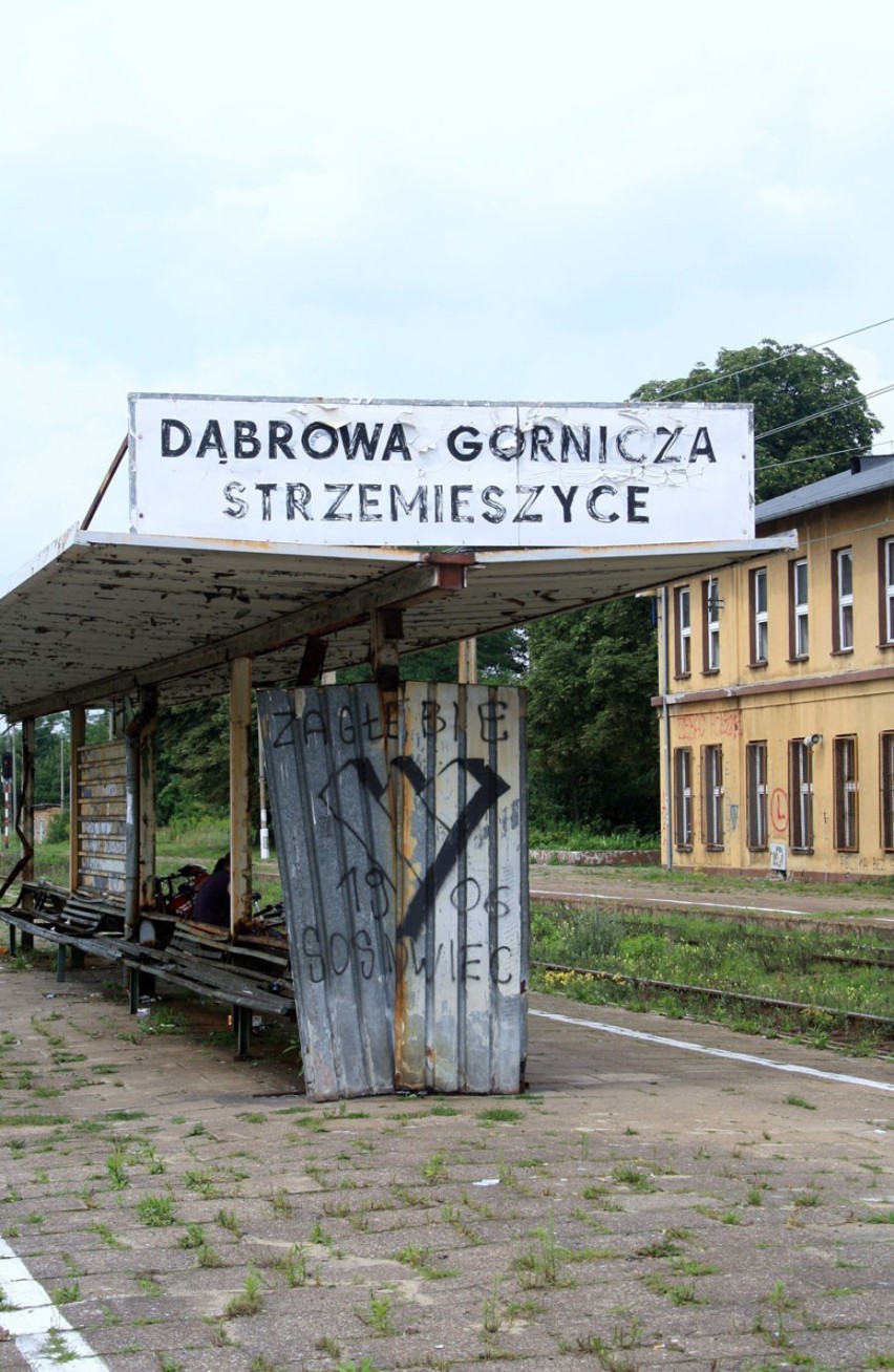Dworzec w Strzemieszycach oraz parowozownia dawniej i dziś