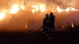 Pożar sterty słomy w gminie Żytno. Płonęło 80 balotów
