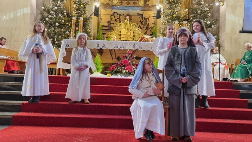 Jasełka w parafii św. Antoniego w Zduńskiej Woli ZDJĘCIA