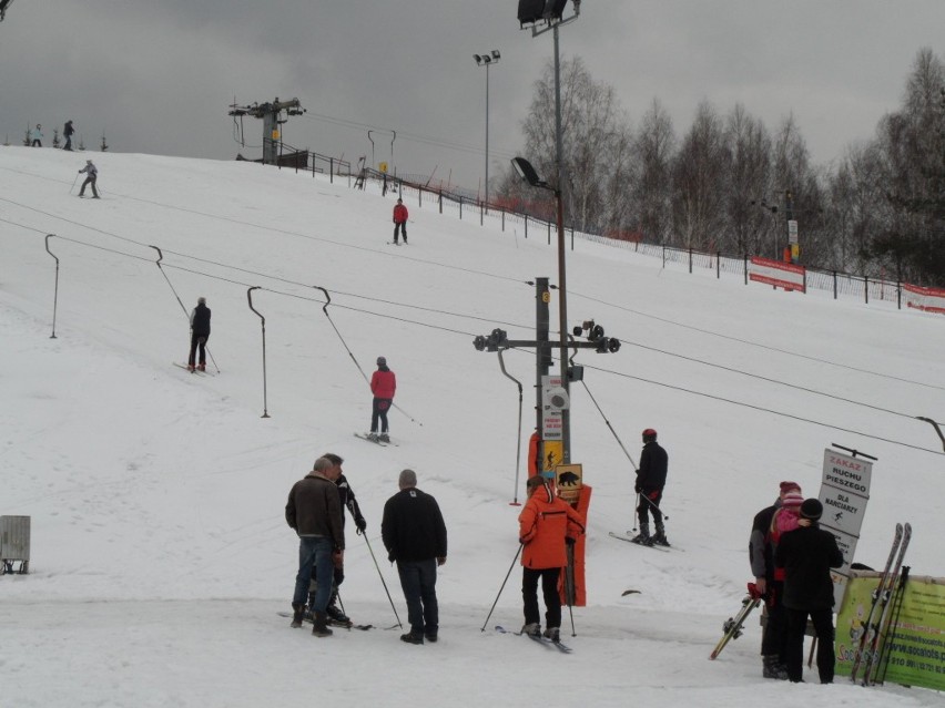 Bytomskie Dolomity - jest śnieg w Sportowej Dolinie. Można jeździć!