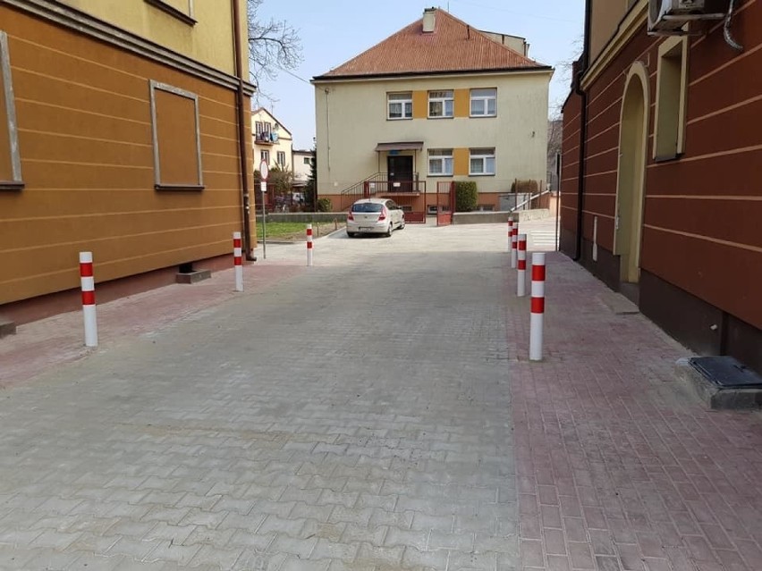 Oddano do użytku nowy parking w centrum Łowicza [ZDJĘCIA]