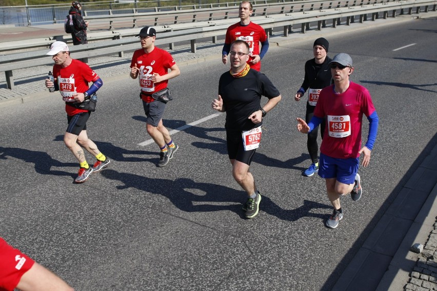 W galerii powyżej znajdują się mieszane zdjęcia z maratonu...