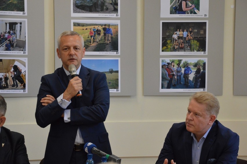 Minister cyfryzacji Marek Zagórski spotkał się z mieszkańcami Lęborka