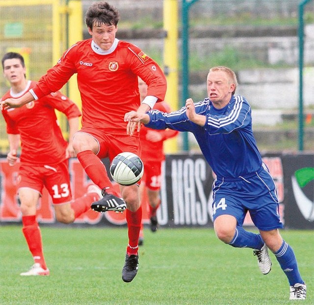 Łukasz Grzeszczyk (przy piłce) dwukrotnie pokonał bramkarza Górnika Zabrze.