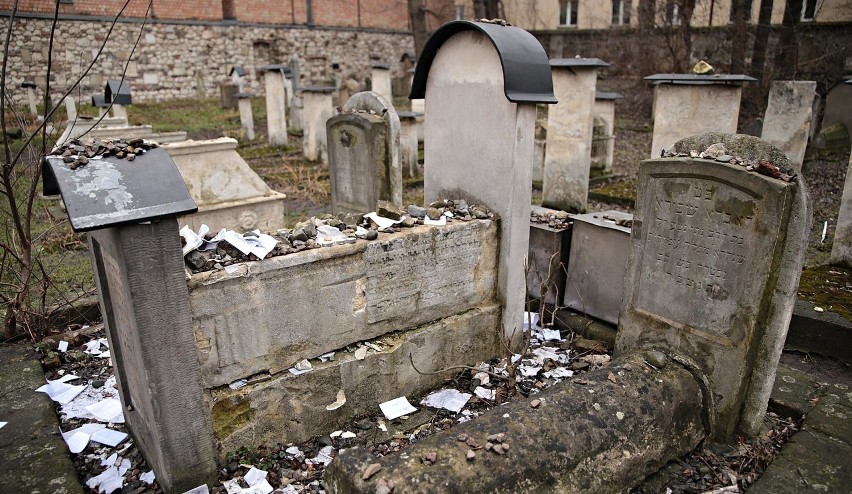 Kraków. Zapraszamy na wirtualny spacer po najstarszym cmentarzu żydowskim [GALERIA]