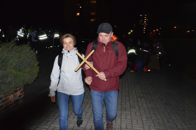 Zabieranie drewnianego krzyża na trasę to jedna z tradycji EDK.