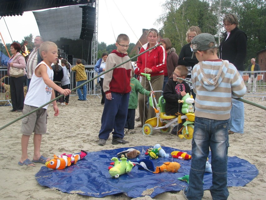 Dolsk: Papa Dance na plaży. Wianki 2011