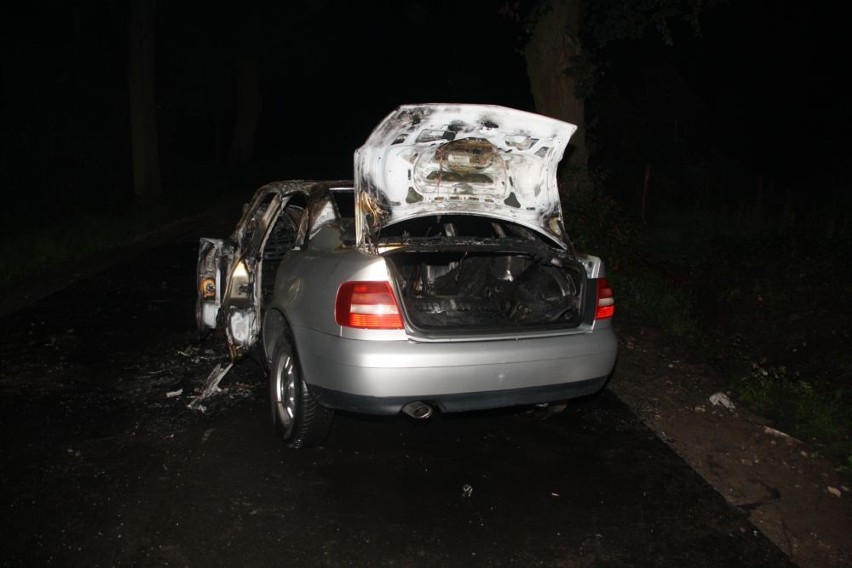Wypadek Nowawieś Chełmińska. Płonący samochód a w nim pięć osób [ZDJĘCIA]