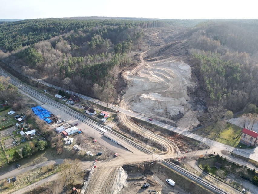 Budowa drogi ekspresowej S-6 w granicach Lęborka. Prace idą pełną parą