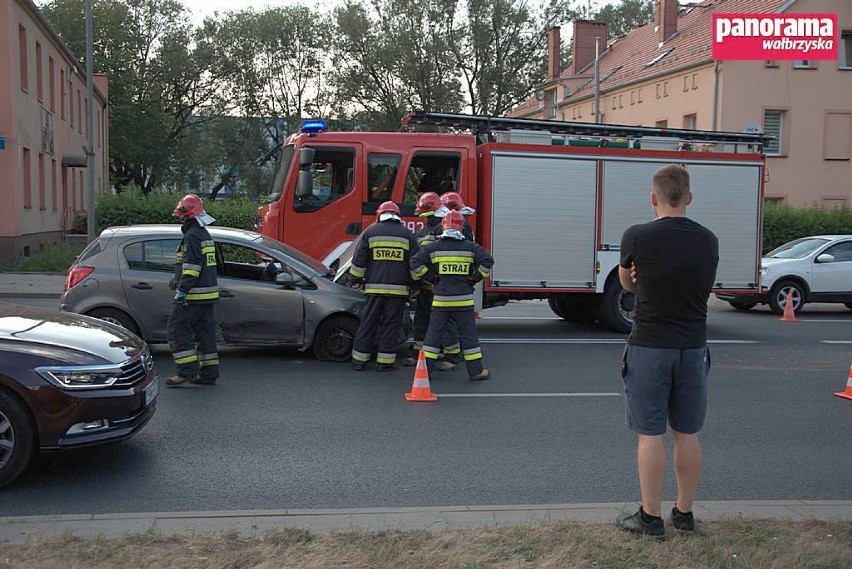 Wałbrzych, Szczawno-Zdrój: Wypadek na ulicy Łączyńskiego [ZDJĘCIA]