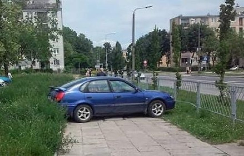 Auto zaparkowane na kieleckim Czarnowie