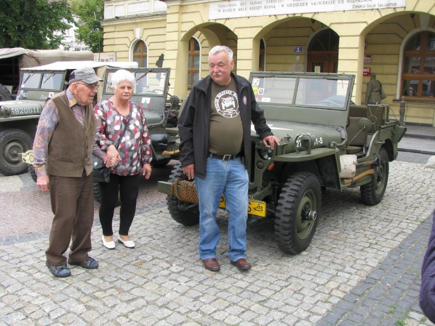 Powiat ostrowski: Zlot pojazdów militarnych [FOTO]