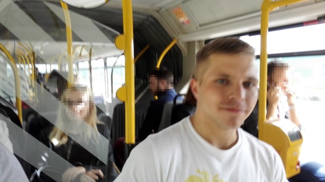 Mężczyzna zaczepiał kobiety w autobusie. Znasz go? [ZDJĘCIE]