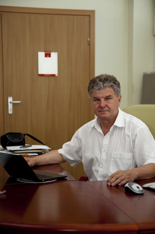Prof. Andrzej Mackiewicz: - Nie mamy już pieniędzy na wytworzenie nawet jednej dawki.