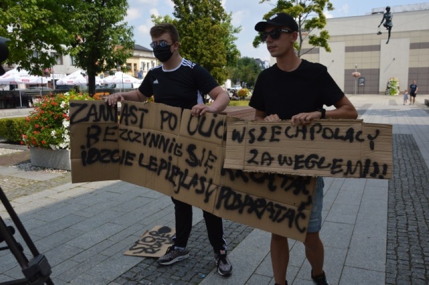 Przeciwnicy i zwolennicy energetyki opartej na węglu manifestowali swoje poglądy w Bełchatowie