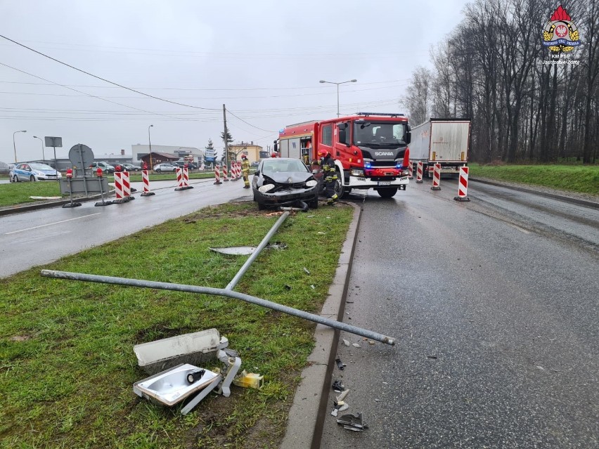 Jastrzębie: pijany kierowca golfa ściął latarnię, która...