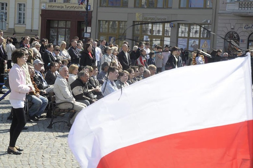 10 kwietnia i kolejne dni po katastrofie smoleńskiej w...