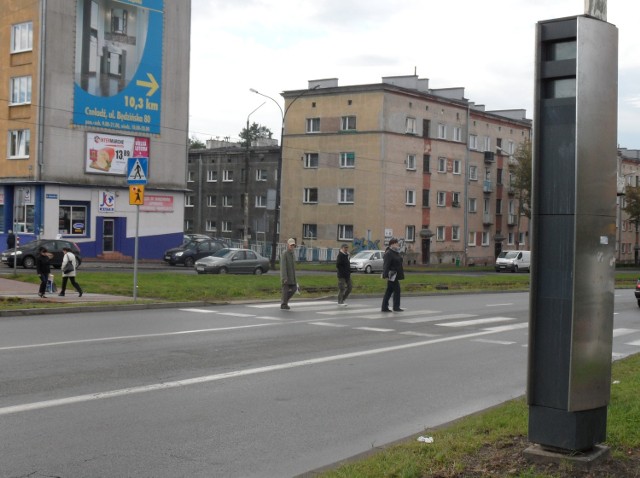 Nowy maszt fotoradaru pojawił się przy ul. Piłsudskiego w Gołonogu