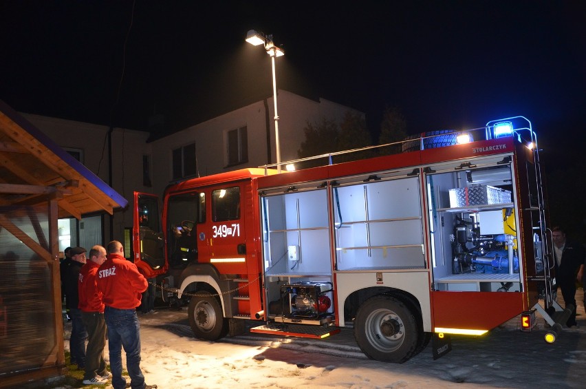 Nowy wóz ratowniczo-gaśniczy dla strażaków z Opatówka. ZDJĘCIA, FILM