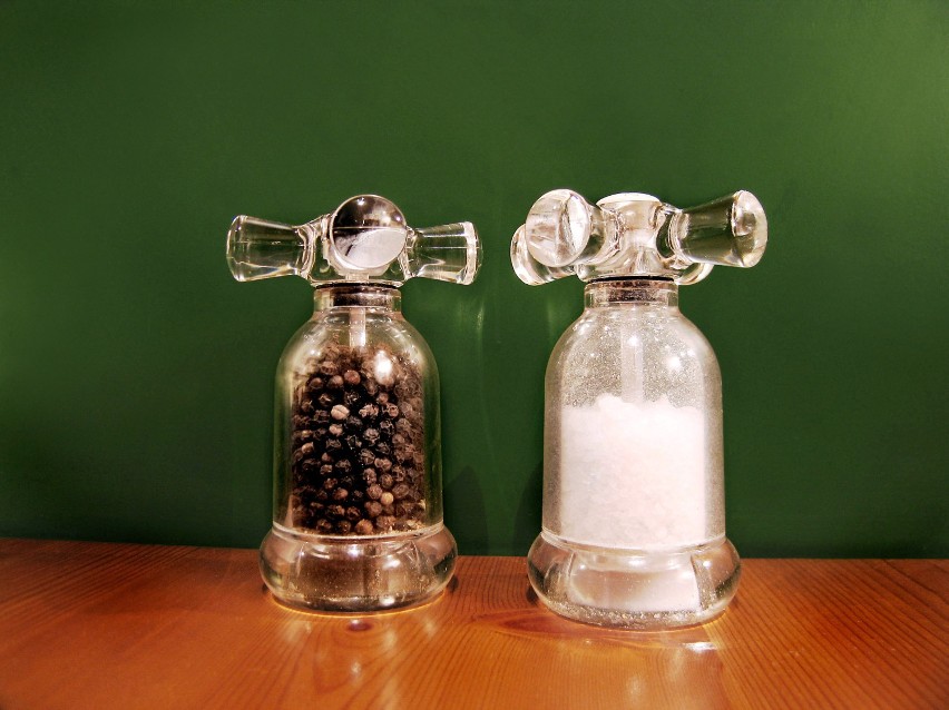 5. Pieprz i sól



Pieprz i sól chronią pożywienie przed...