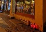 Bójka przed barem z kebabem na starówce w Toruniu. Mężczyzna nie żyje! [zdjęcia]