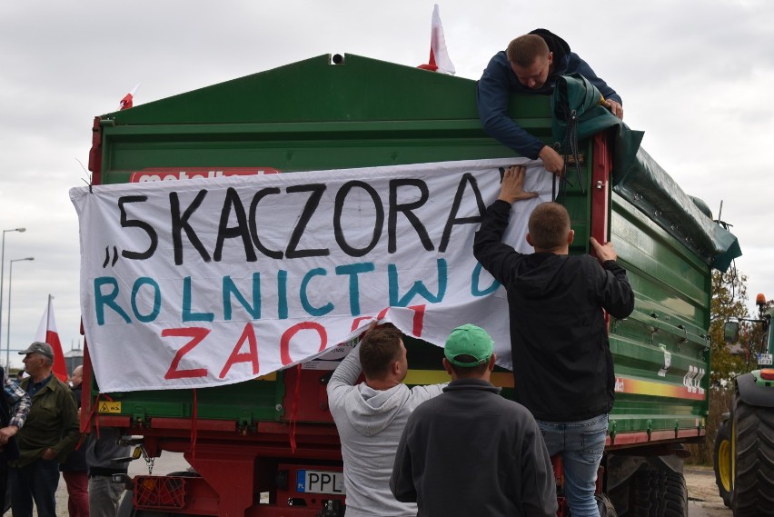 Rolnicy z powiatu pleszewskiego wyjechali na drogi