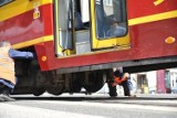 Tramwaj linii 11 wykoleił się na rondzie Lotników Lwowskich w Łodzi