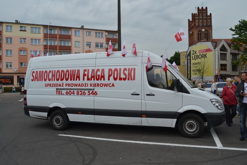 Obwoźny sklepik z flagami zajechał do Lęborka