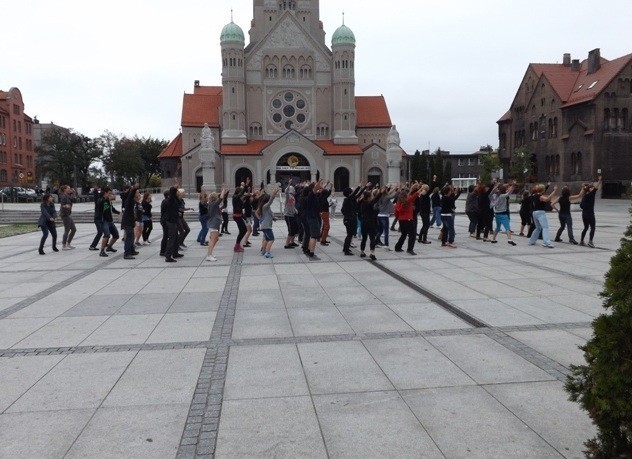 Flash mob w Rudzie Śląskiej. Tańczyli na rynku w Nowym Bytomiu