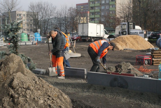 Na Mydlicach powstaje 60 nowych miejsc parkingowych