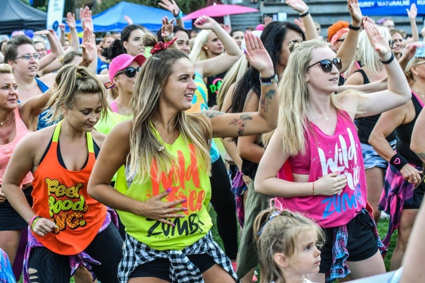 "Lato z Zumba Fitness" na Wyspie Młyńskiej w Bydgoszczy