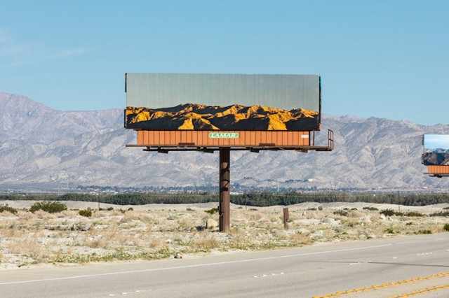 Kreatywne bilboardy pojawiły się w Kalifornii. Nie ma na nich reklam, tylko... [ZDJĘCIA]
