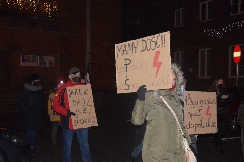 Protest w Nowym Dworze Gdańskim. Czarny Spacer w rocznicę wprowadzenia stanu wojennego