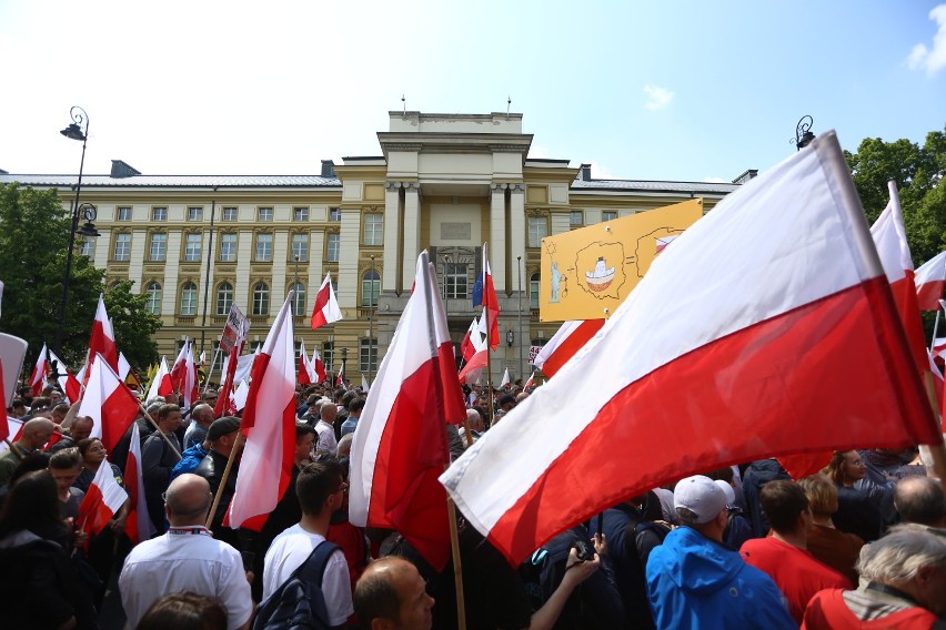 Stop 447 - Ogólnopolski marsz przeszedł ulicami Warszawy. Ważna deklaracja pod ambasadą USA [ZDJĘCIA]