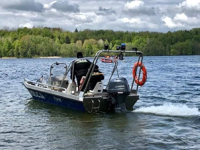 Z jeziora Hańcza wyłowiono ciało nurka. Policja i prokuratura ustalają przyczyny tragedii