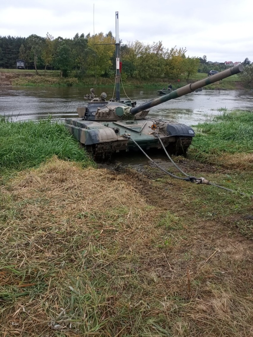 Żołnierze 1. Batalionu Czołgów w Żurawicy doskonalili swoje...