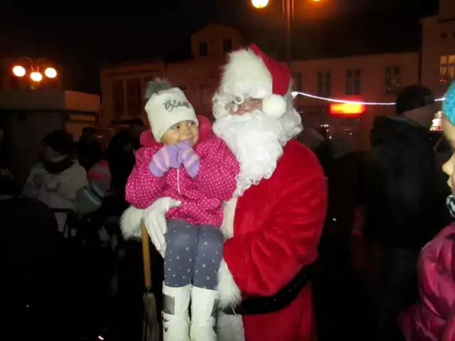 "W święta razem" w Chodzieży: Świąteczne spotkanie na rynku [FOTO]