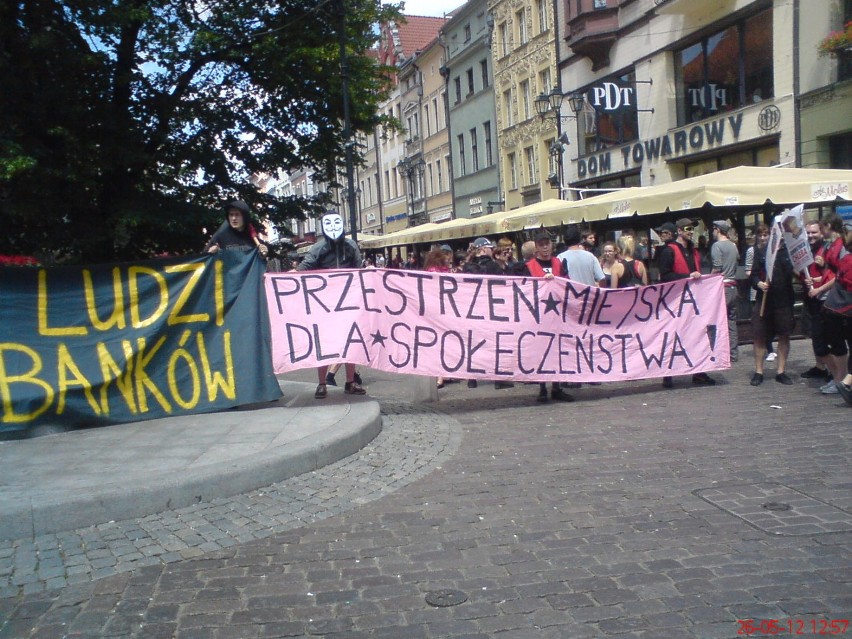 Toruń 26 maja -- demonstracja przeciw polityce żądu w obronie naszych praw.