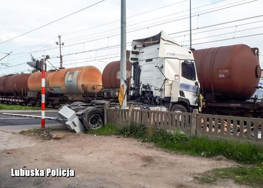 Kierowca może mówić o szczęściu. Nikt w tej katastrofie nie...