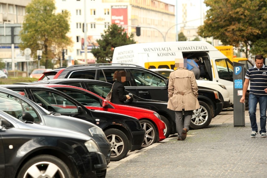 Gdynia. Kartka z kalendarza. 12.11.2018. Miasto Wspólne chce drastycznej podwyżki za płatne parkowanie. Co na to kierowcy? 